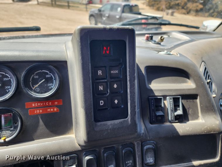 image for item IL9098 2005 Sterling L9500  dump truck