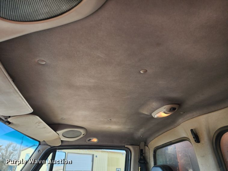 image for item IL9098 2005 Sterling L9500  dump truck