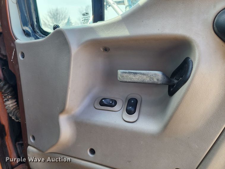 image for item IL9098 2005 Sterling L9500  dump truck