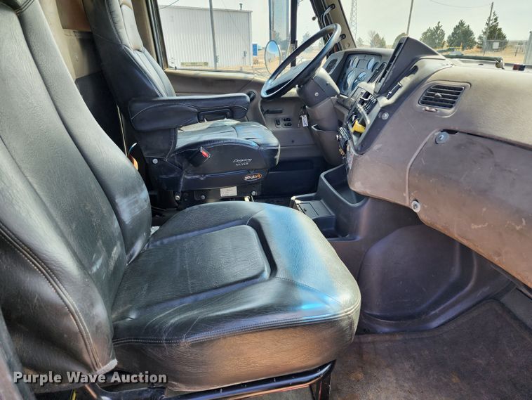 image for item IL9098 2005 Sterling L9500  dump truck