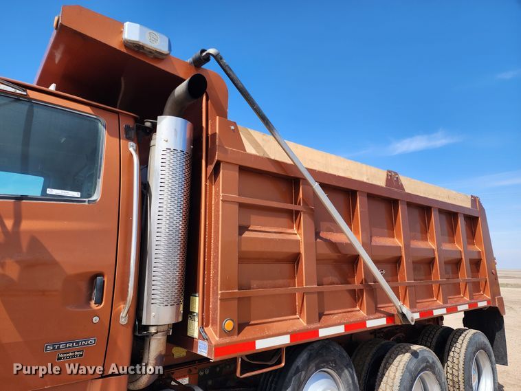 image for item IL9098 2005 Sterling L9500  dump truck