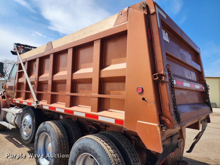 image for item IL9098 2005 Sterling L9500  dump truck