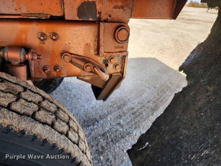 image for item IL9098 2005 Sterling L9500  dump truck