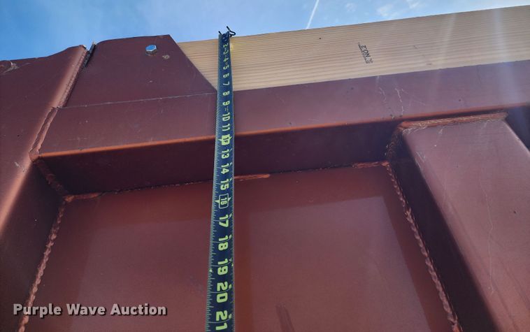 image for item IL9098 2005 Sterling L9500  dump truck