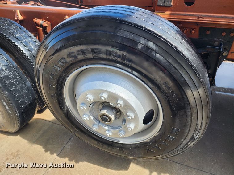 image for item IL9098 2005 Sterling L9500  dump truck