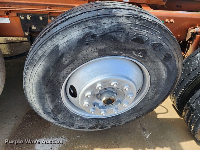 image for item IL9098 2005 Sterling L9500  dump truck