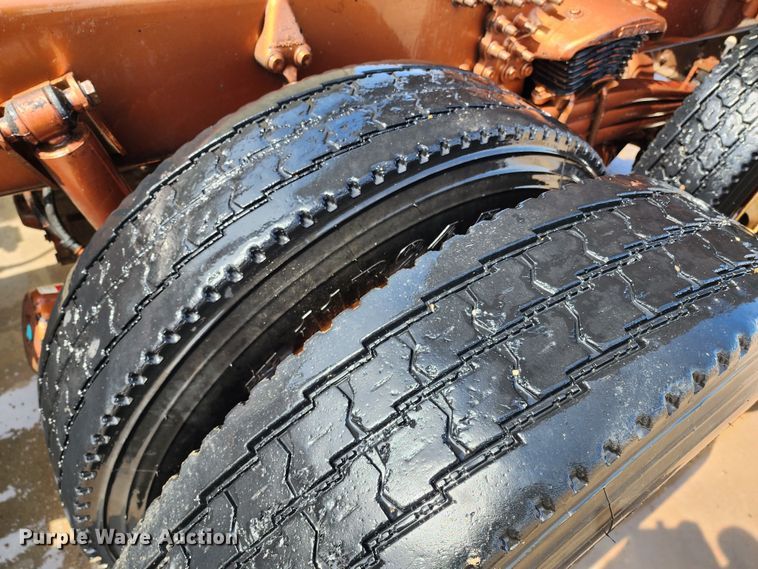 image for item IL9098 2005 Sterling L9500  dump truck