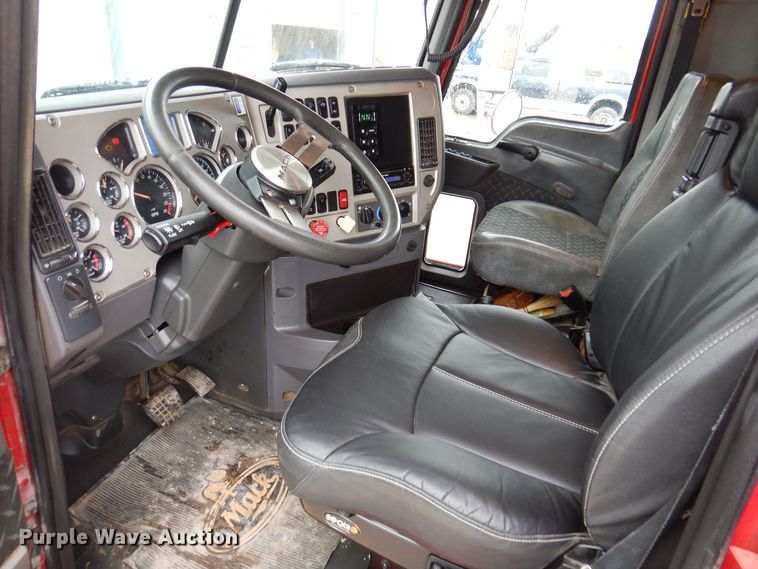 image for item IO9455 2014 Mack Granite  dump truck