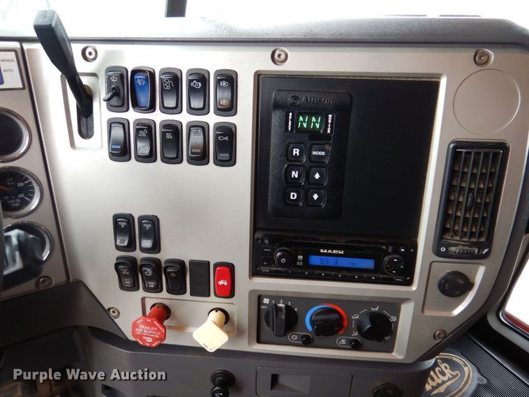 image for item IO9455 2014 Mack Granite  dump truck