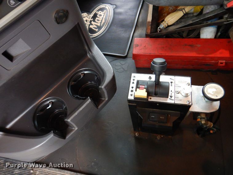 image for item IO9455 2014 Mack Granite  dump truck