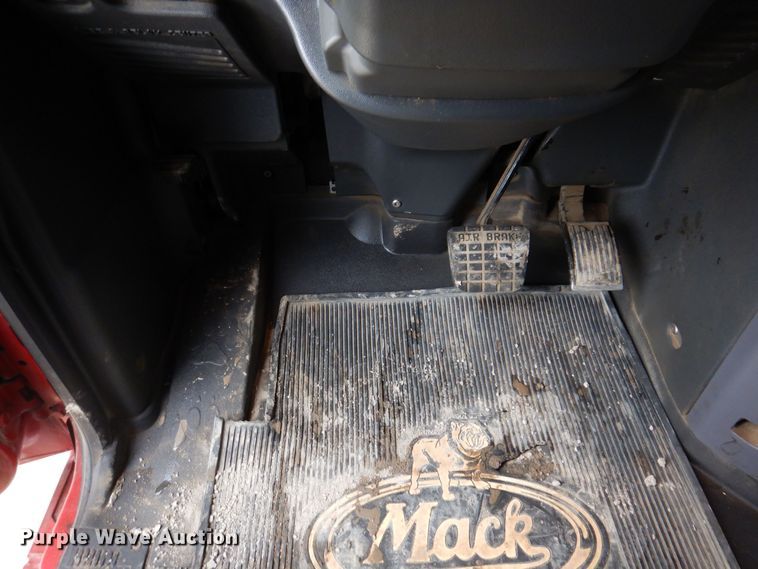 image for item IO9455 2014 Mack Granite  dump truck