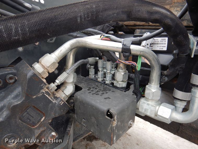 image for item IO9498 2017 Bobcat 24PLA  skid steer cold planer