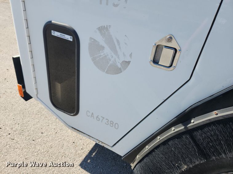 image for item JB9565 2007 Crane Carrier Low Entry  dump truck