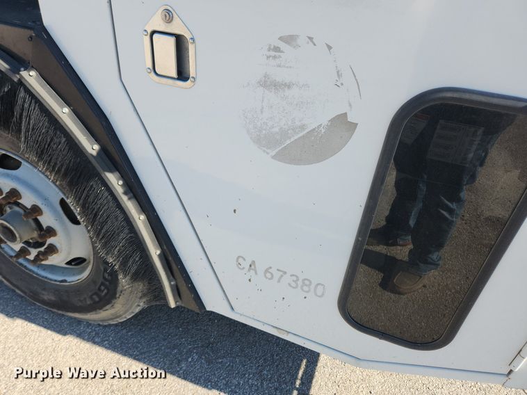 image for item JB9565 2007 Crane Carrier Low Entry  dump truck