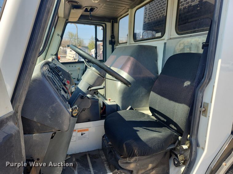 image for item JB9565 2007 Crane Carrier Low Entry  dump truck