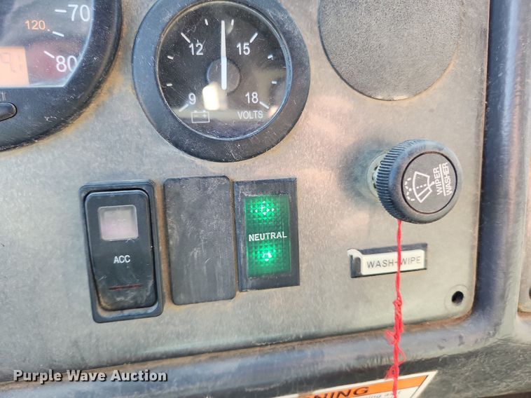 image for item JB9565 2007 Crane Carrier Low Entry  dump truck