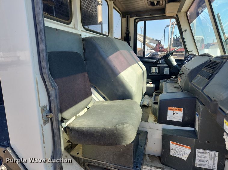 image for item JB9565 2007 Crane Carrier Low Entry  dump truck