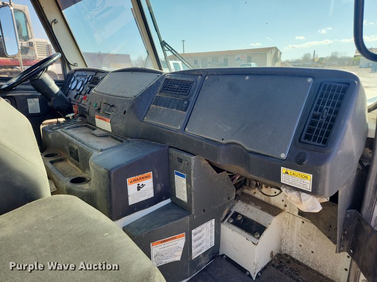 image for item JB9565 2007 Crane Carrier Low Entry  dump truck