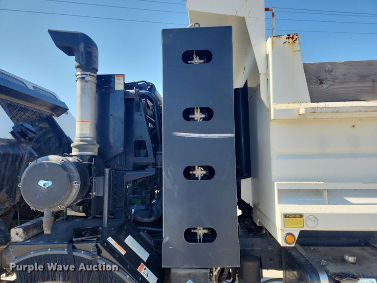 image for item JB9565 2007 Crane Carrier Low Entry  dump truck