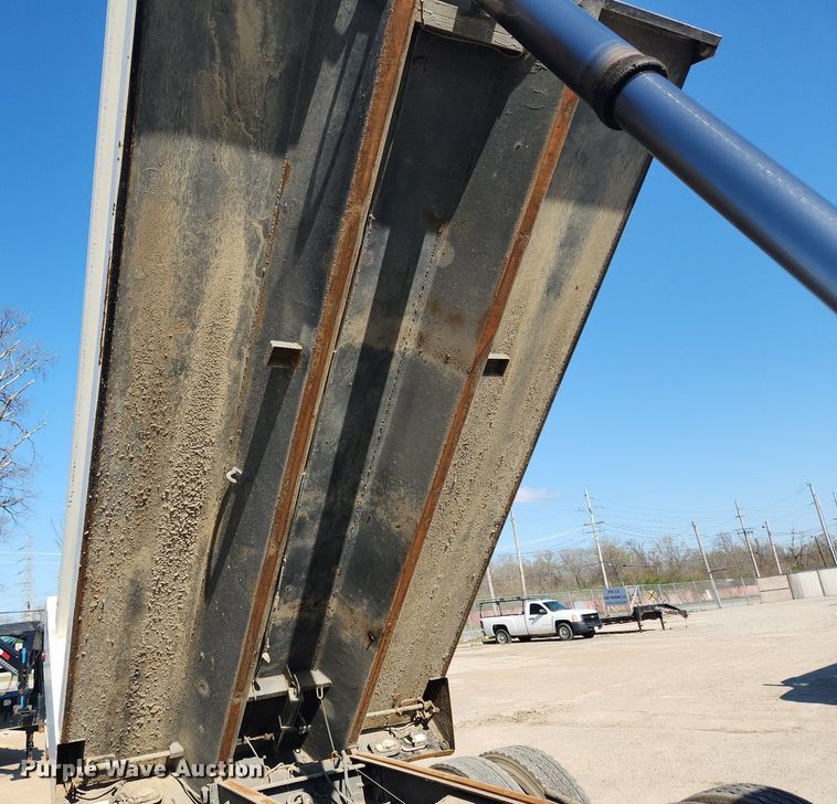 image for item JB9565 2007 Crane Carrier Low Entry  dump truck