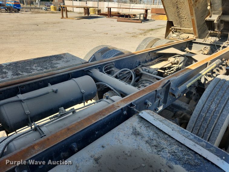 image for item JB9565 2007 Crane Carrier Low Entry  dump truck