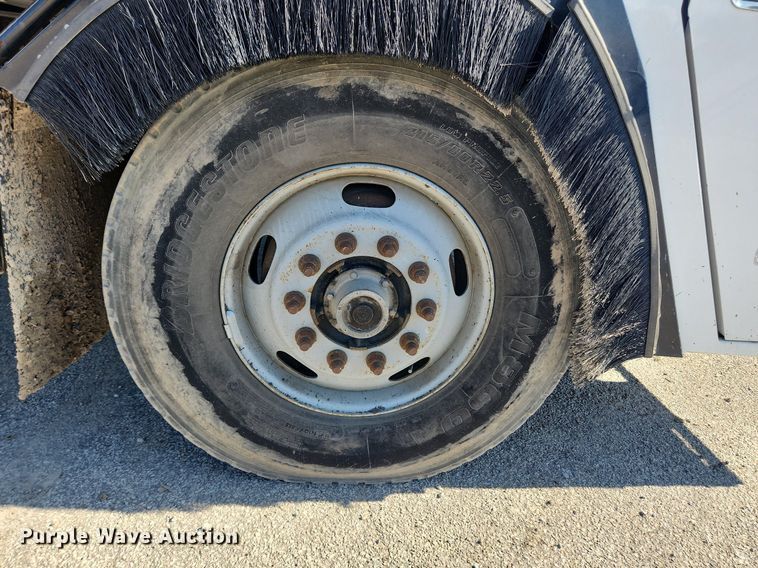 image for item JB9565 2007 Crane Carrier Low Entry  dump truck