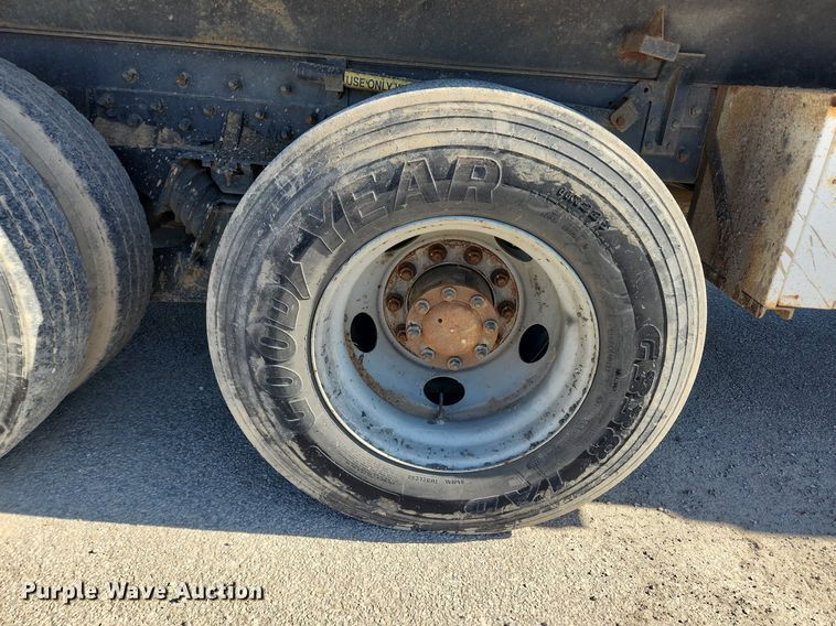 image for item JB9565 2007 Crane Carrier Low Entry  dump truck