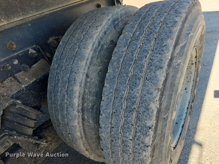 image for item JB9565 2007 Crane Carrier Low Entry  dump truck