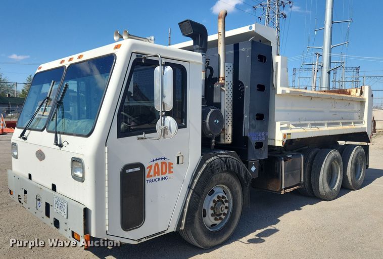 image for item JB9566 2007 Crane Carrier Low Entry  dump truck