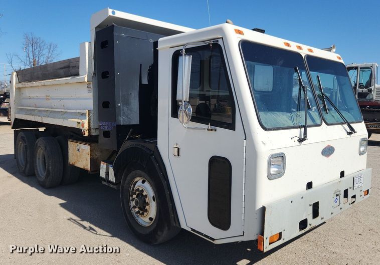 image for item JB9566 2007 Crane Carrier Low Entry  dump truck