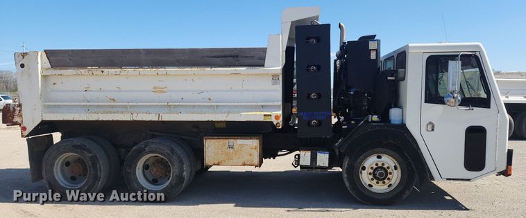 image for item JB9566 2007 Crane Carrier Low Entry  dump truck