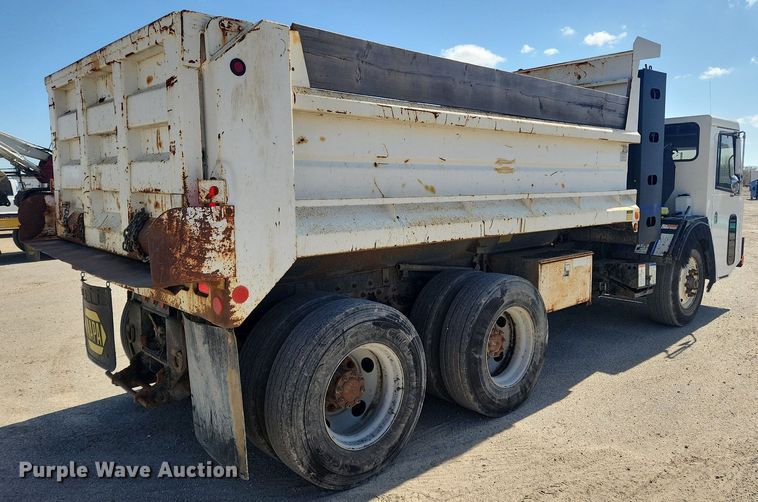 image for item JB9566 2007 Crane Carrier Low Entry  dump truck