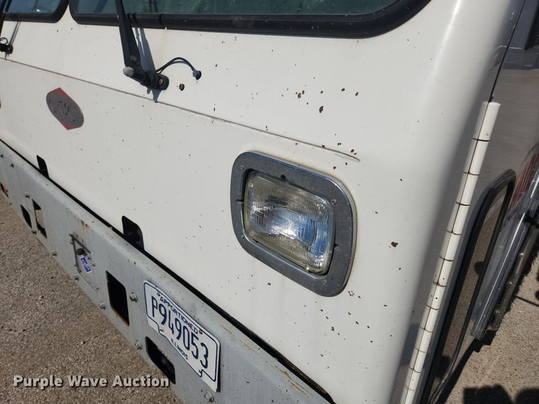 image for item JB9566 2007 Crane Carrier Low Entry  dump truck