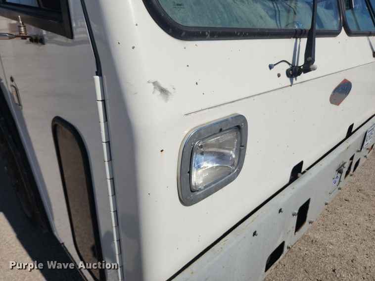 image for item JB9566 2007 Crane Carrier Low Entry  dump truck