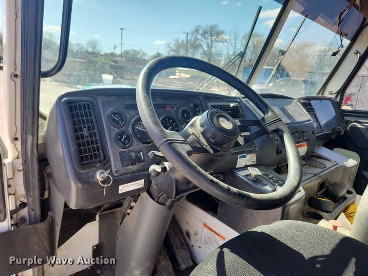 image for item JB9566 2007 Crane Carrier Low Entry  dump truck