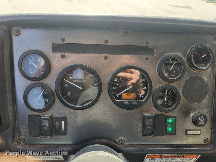 image for item JB9566 2007 Crane Carrier Low Entry  dump truck