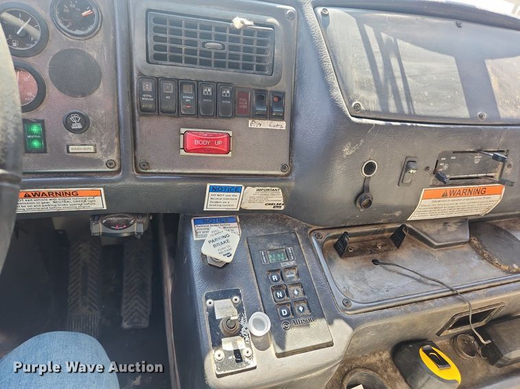 image for item JB9566 2007 Crane Carrier Low Entry  dump truck