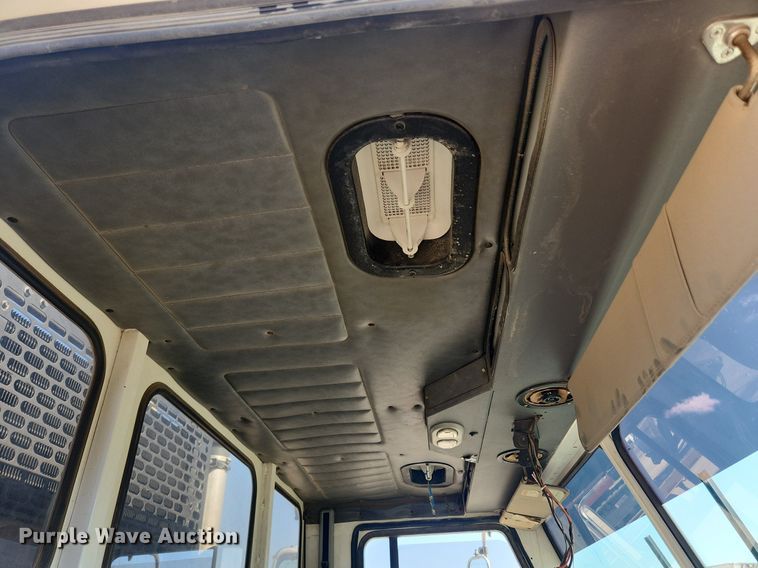 image for item JB9566 2007 Crane Carrier Low Entry  dump truck