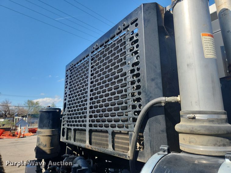 image for item JB9566 2007 Crane Carrier Low Entry  dump truck