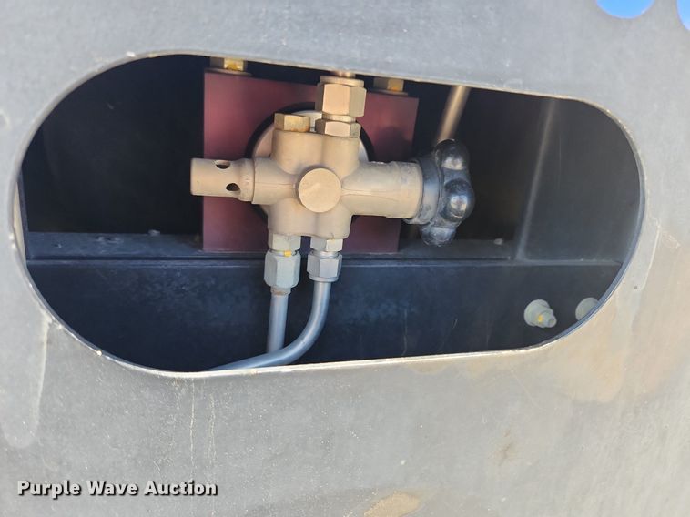 image for item JB9566 2007 Crane Carrier Low Entry  dump truck