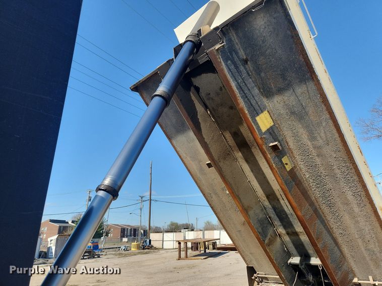 image for item JB9566 2007 Crane Carrier Low Entry  dump truck