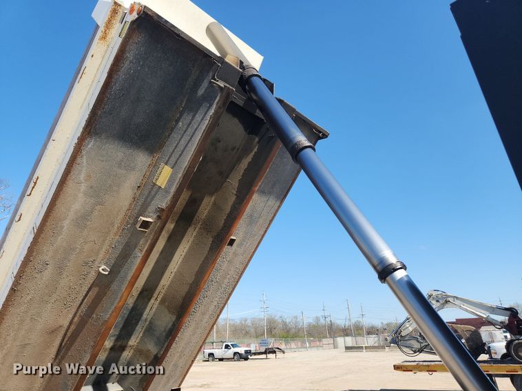 image for item JB9566 2007 Crane Carrier Low Entry  dump truck