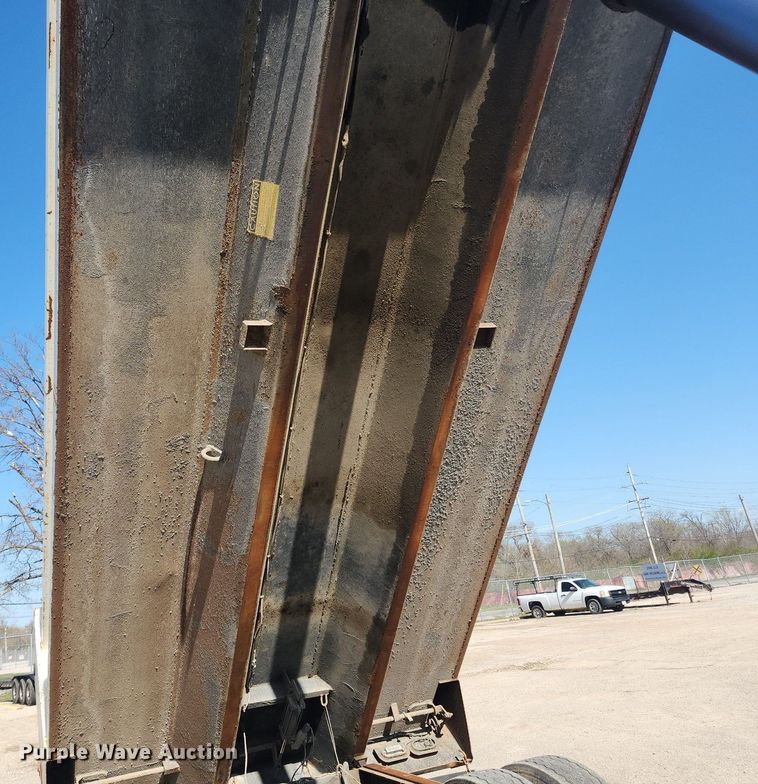 image for item JB9566 2007 Crane Carrier Low Entry  dump truck