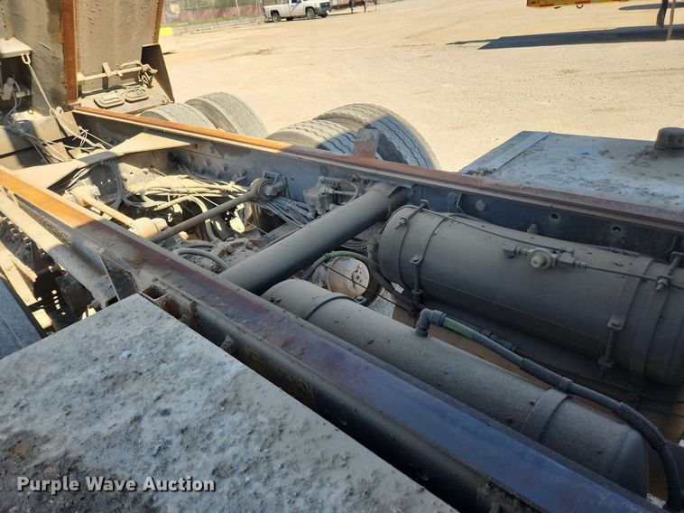 image for item JB9566 2007 Crane Carrier Low Entry  dump truck