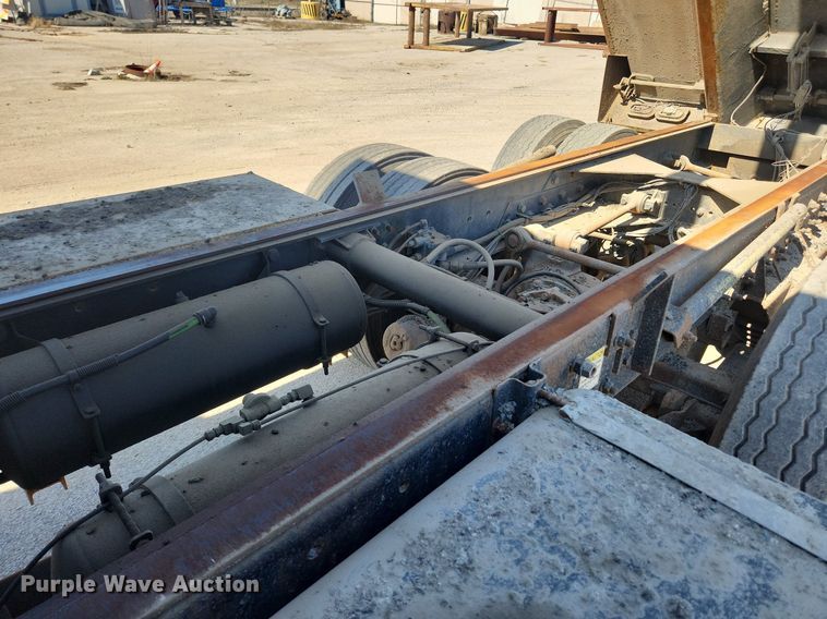 image for item JB9566 2007 Crane Carrier Low Entry  dump truck