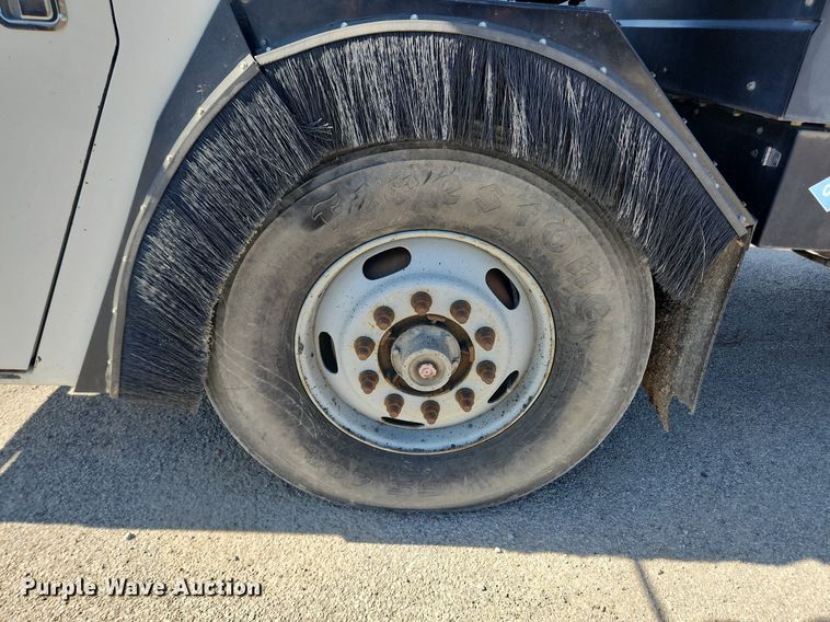 image for item JB9566 2007 Crane Carrier Low Entry  dump truck