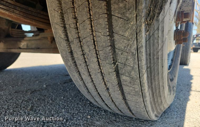 image for item JB9566 2007 Crane Carrier Low Entry  dump truck