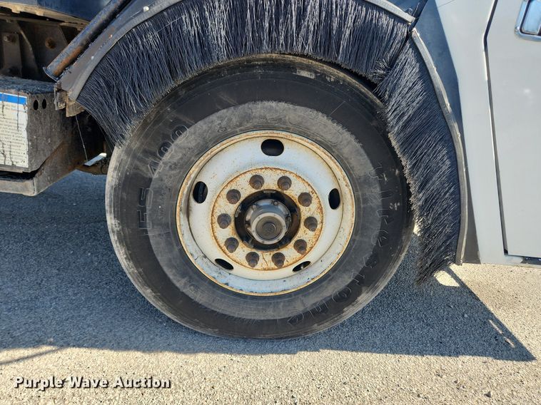 image for item JB9566 2007 Crane Carrier Low Entry  dump truck