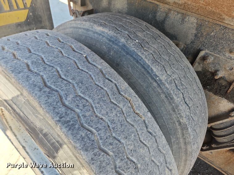 image for item JB9566 2007 Crane Carrier Low Entry  dump truck