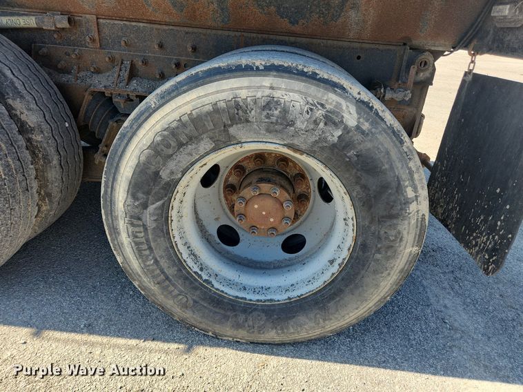 image for item JB9566 2007 Crane Carrier Low Entry  dump truck